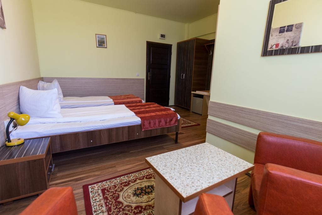 Pension Varadia Oradea Exterior foto