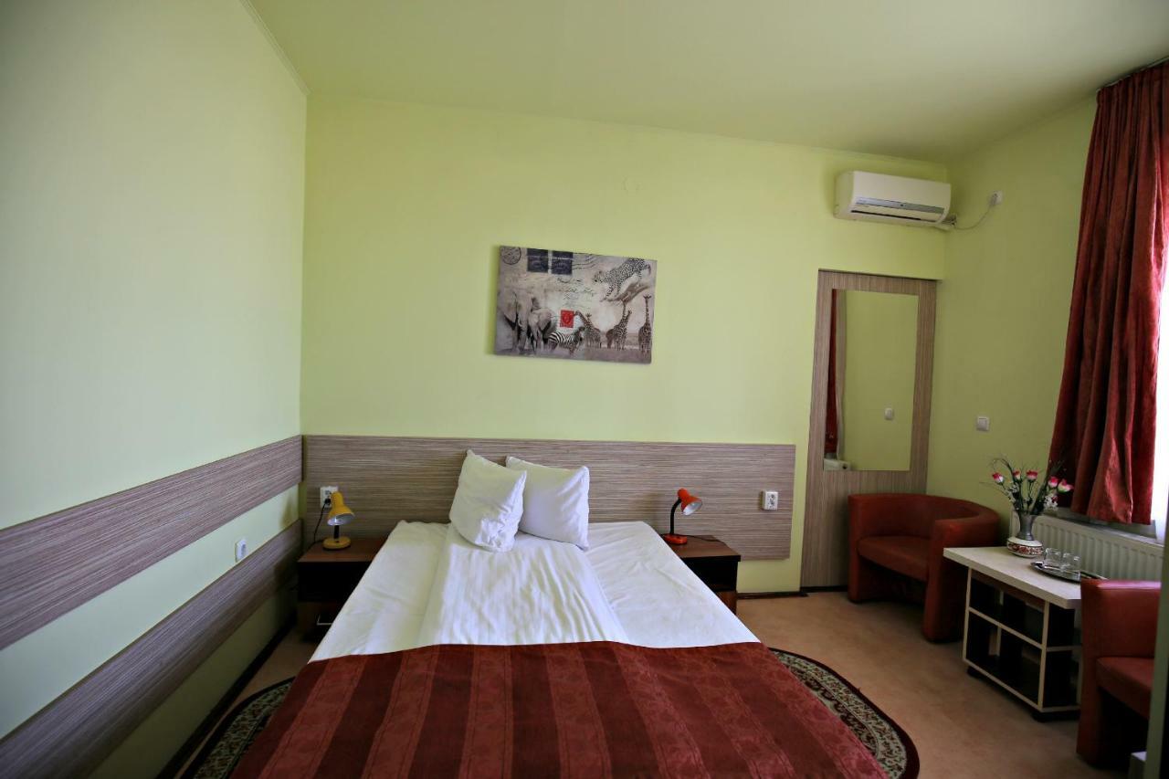 Pension Varadia Oradea Exterior foto